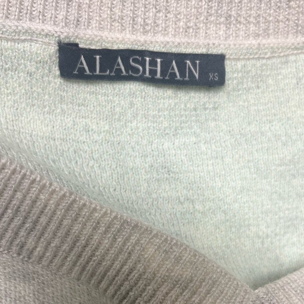NEW Alashan Cashmere Cotton Ashlee V-neck sweater watercolour camo print xs - Picture 6 of 7